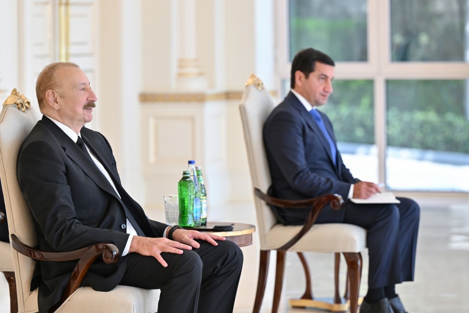 İlham-Əliyec-Hikmət-Hacıyev.jpeg
