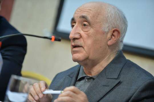 Şahlar.jpg