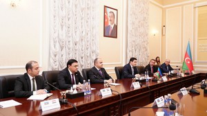 6eedc6af-e5ce-3a8c-889a-c948e74abe96_300.jpg