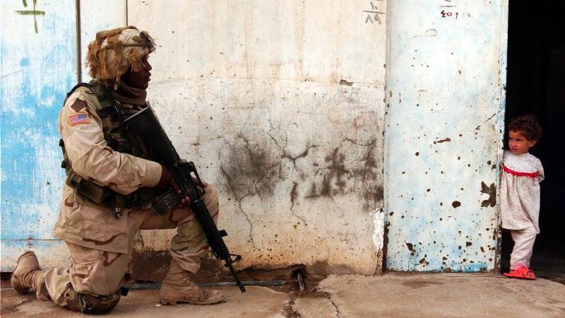 Pentagon: US sending 900 troops to Middle East