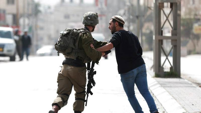Israeli forces arrest 7 Palestinians in West Bank