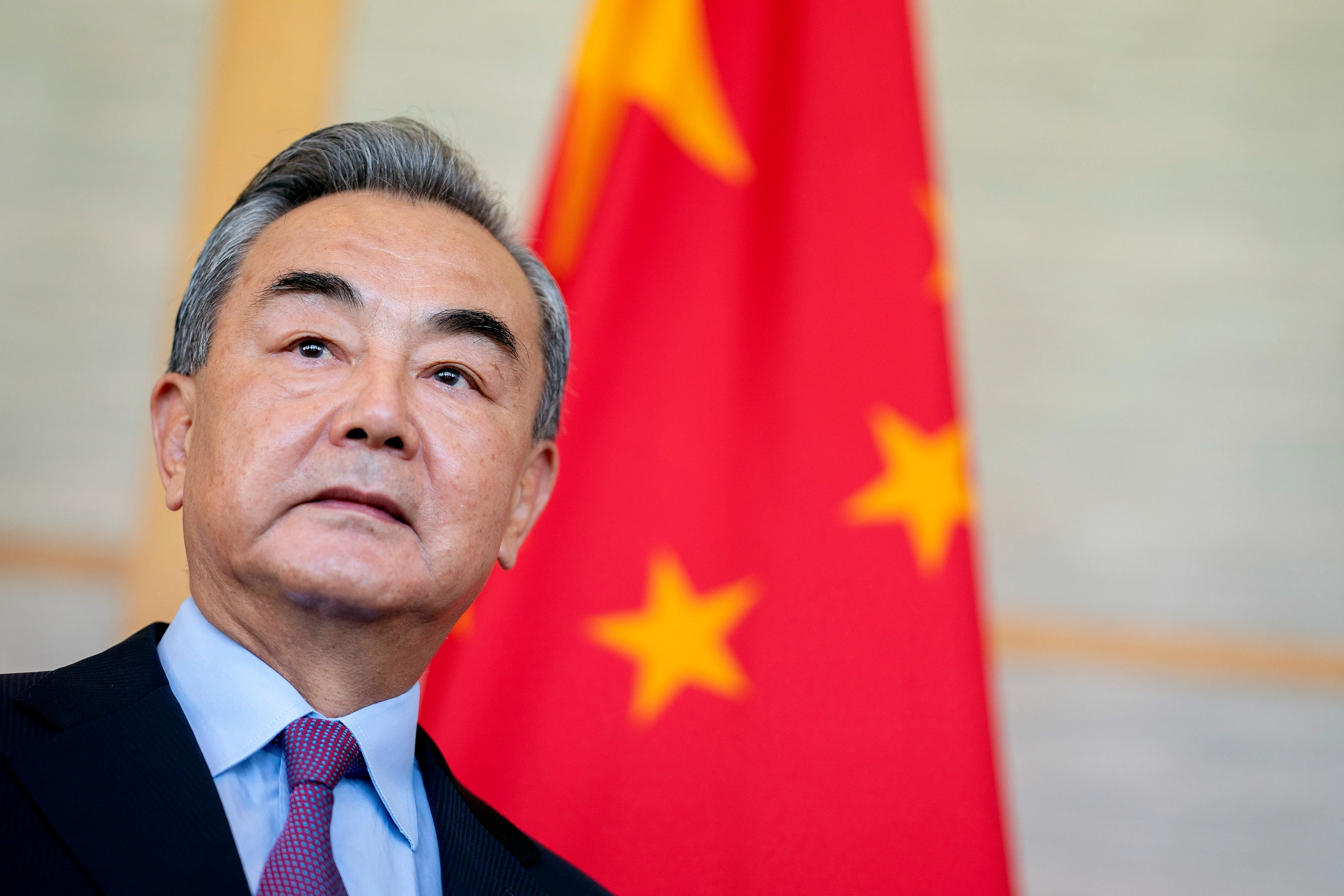 Çinin xarici işlər naziri Tsinpin-Bayden sammitinin səmimi olmayacağını bildirib