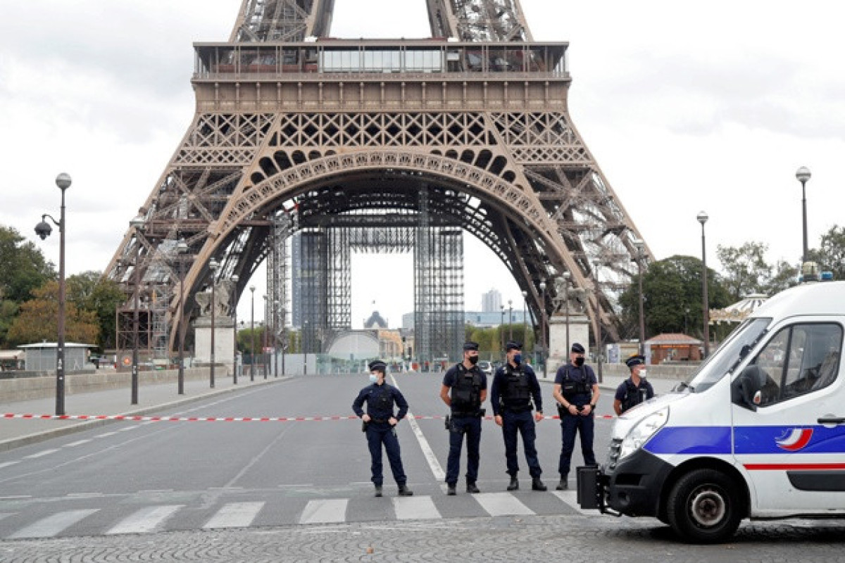 Jewish schools across Paris evacuated due to a bomb threat
