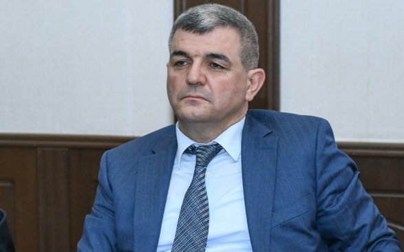 Депутат Фазиль Мустафа призывает строить в Баку бомбоубежища