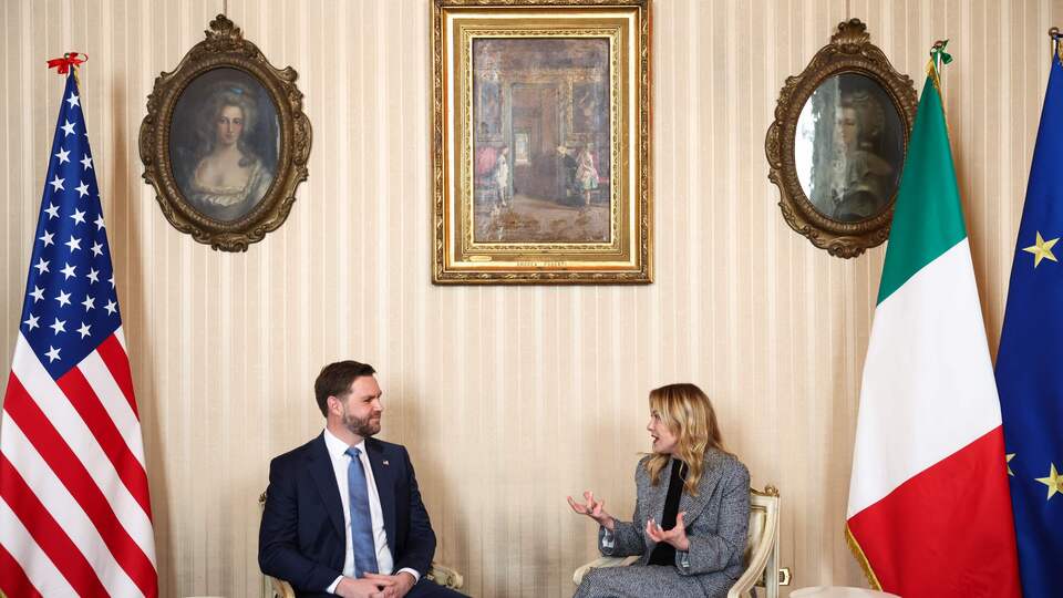 Italy cabinet backs giving Police sweeping new powers