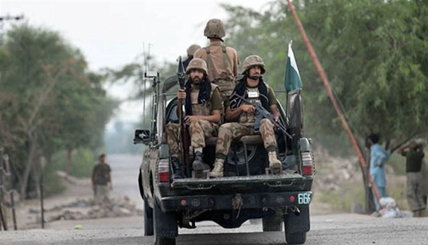 مسلحون يهاجمون قاعدة للقوات الجوية في باكستان