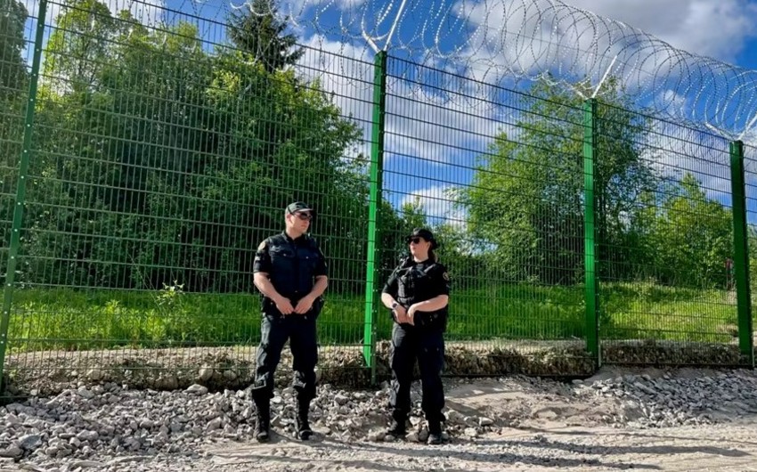 Finland puts its new eastern border fence into service