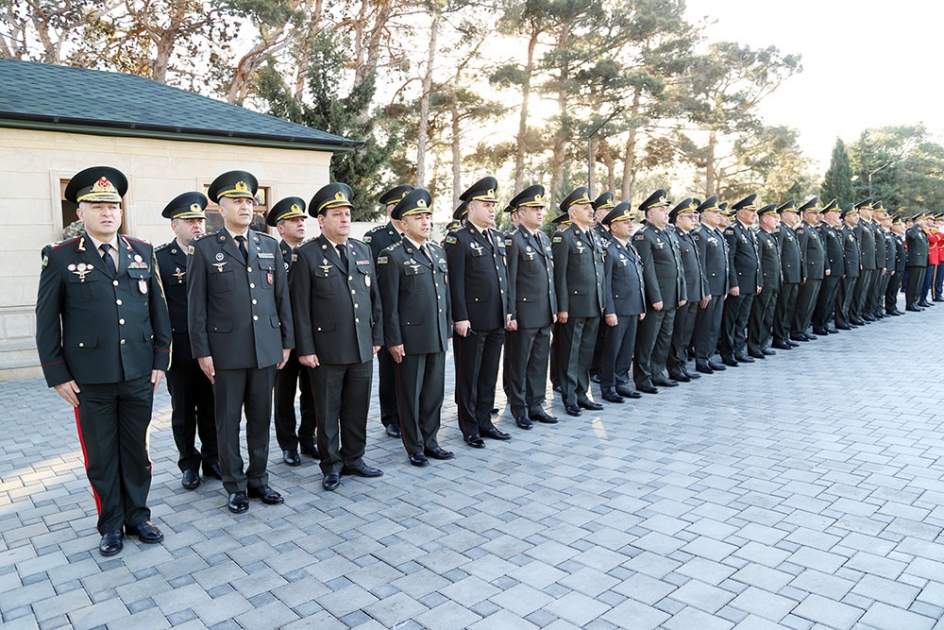 Defense Ministry’s military personnel visit Second Alley of Martyrs