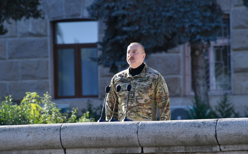 Azerbaijani leader delivers speech at military parade held in Khankandi