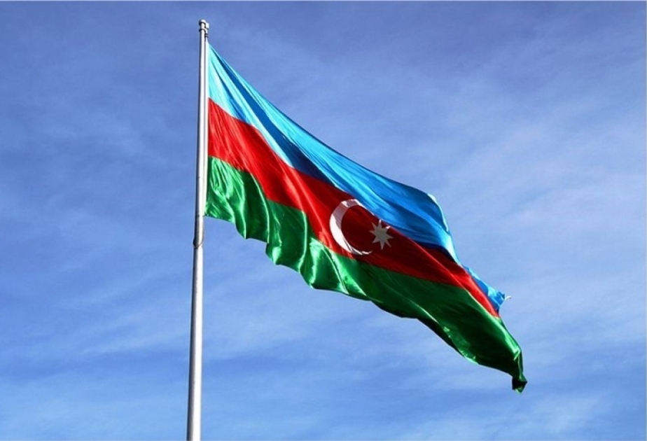 أذربيجان تحتفل بعيد العلم الوطني
