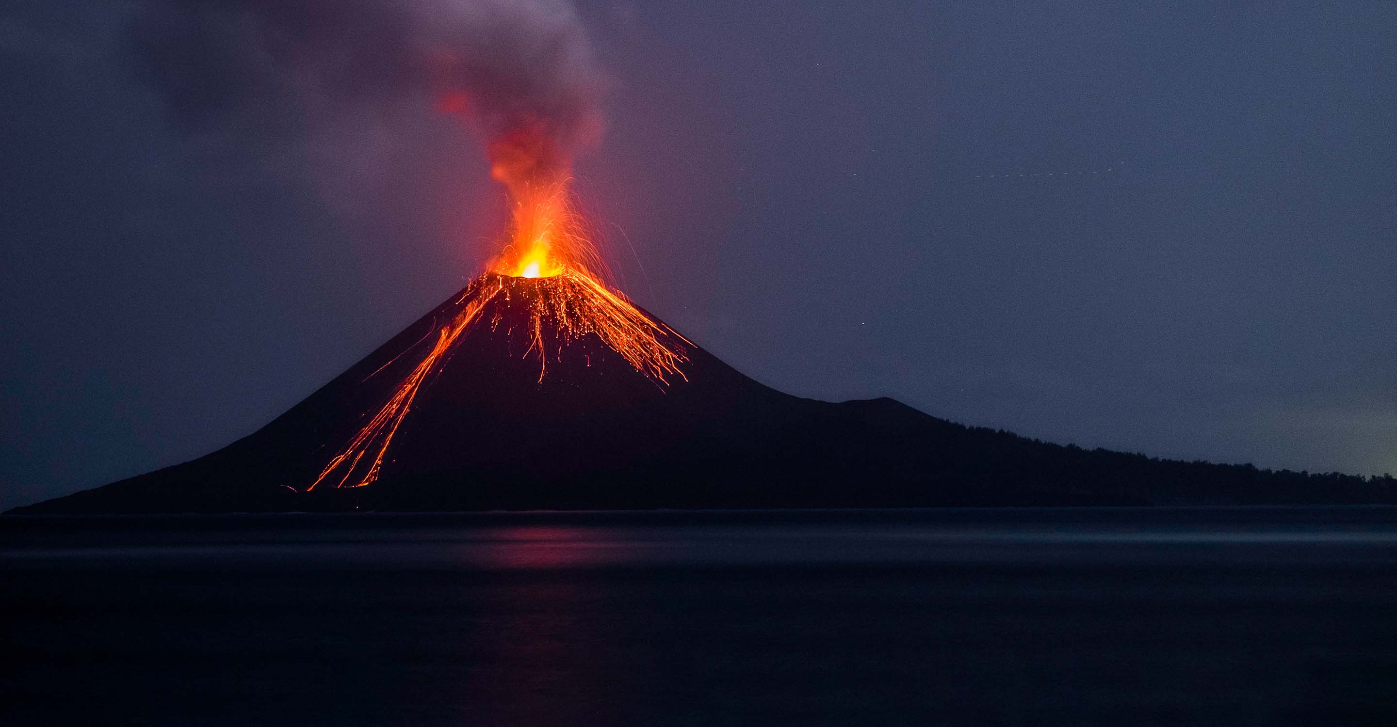 Filippində Mayon vulkanı püskürdü