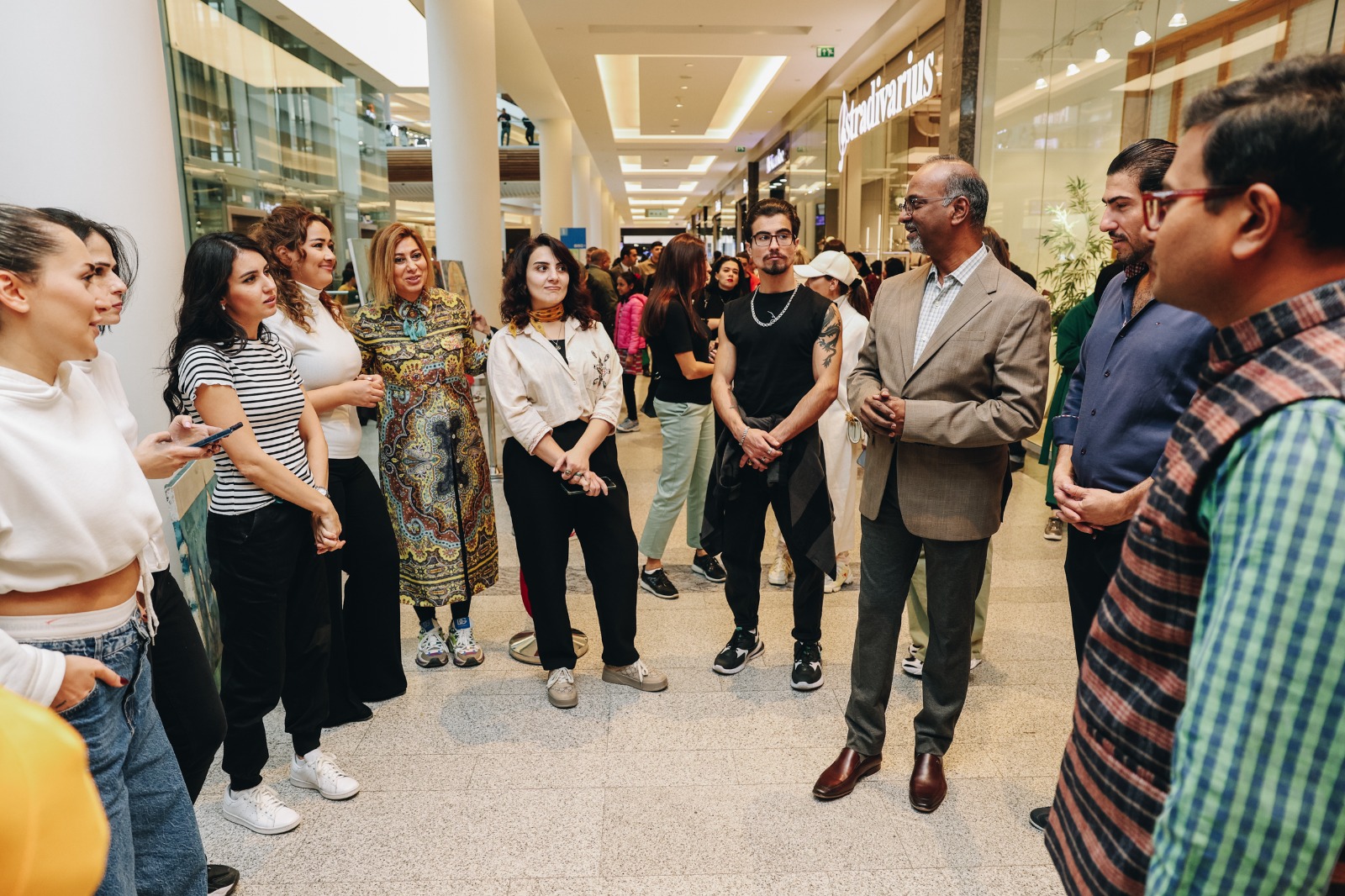 Hindistanın Bakıdakı Səfirliyi və “Arts Council Azerbaijan” rəngarəng rəsm seminarı təşkil edib