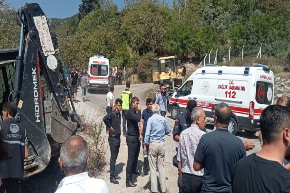 Traffic accident in Türkiye kills 5, injures 25 people