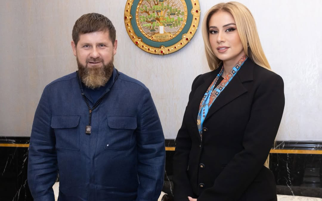 Ramzan Kadırov TANINMIŞ MÜĞƏNNİ İLƏ GÖRÜŞDÜ- FOTO