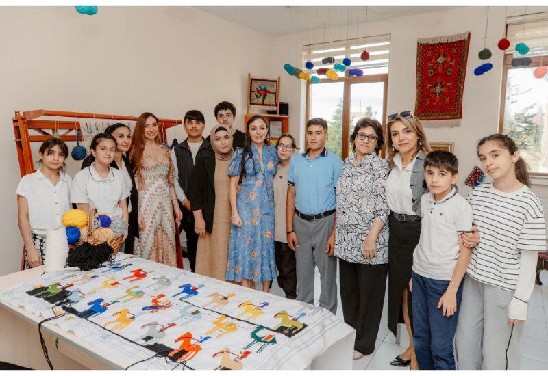 Leyla Əliyeva və Arzu Əliyeva Uşaqlar Günündə internat məktəbində olublar