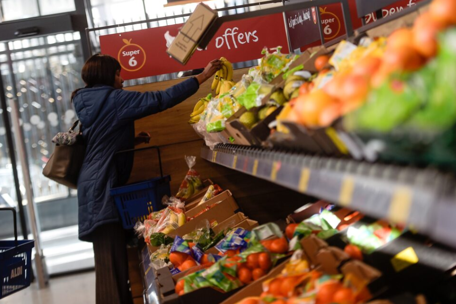 World food prices edge down 0.2% in May, cereal prices rise