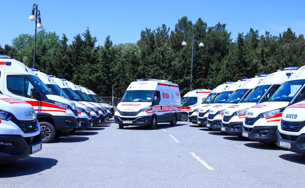 Regionlara yeni ambulans və reanimobilləri təhvil verilib
