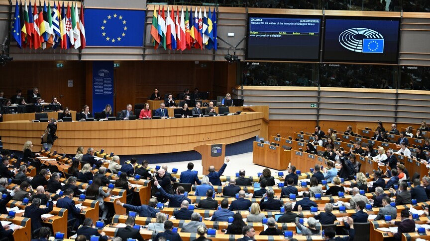 EU Commission signals tougher visa measures for Russian nationals