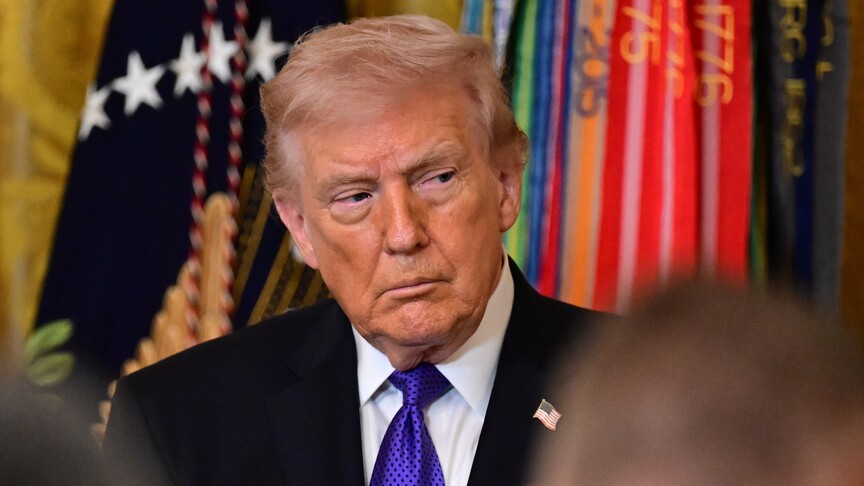 Trump's newly announced intel director had no security clearance, report says