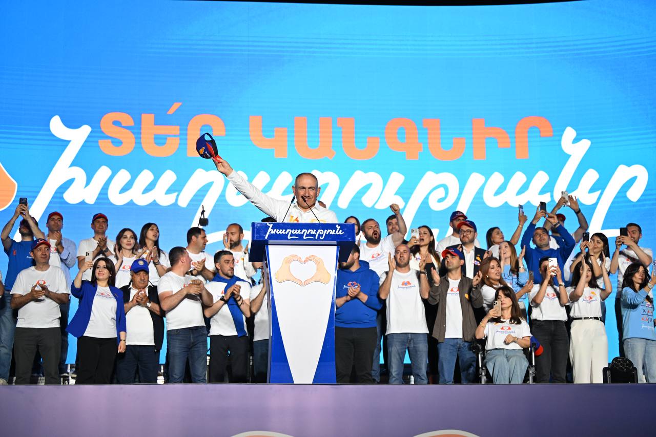 Ermənistanda Seçkiqabağı Mitinq: Paşinyan vəd verdi