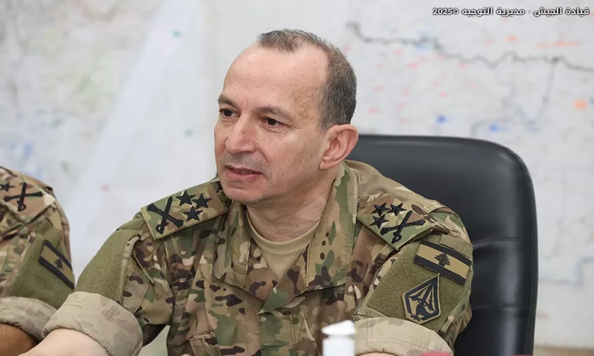 Livan ordusunun komandanı Pakistana gedib