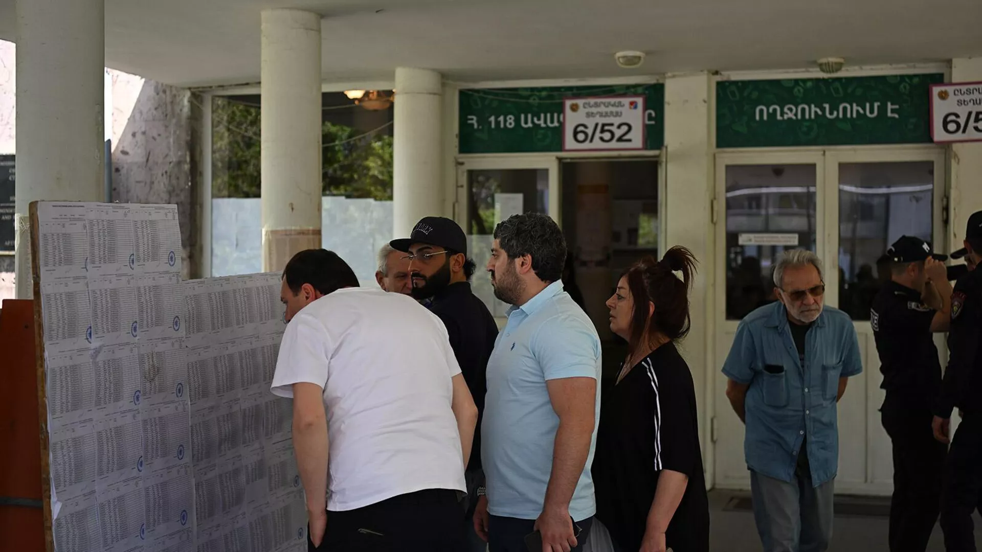 Ermənistandakı seçkilərdə 53 qayda pozuntusu qeydə alınıb