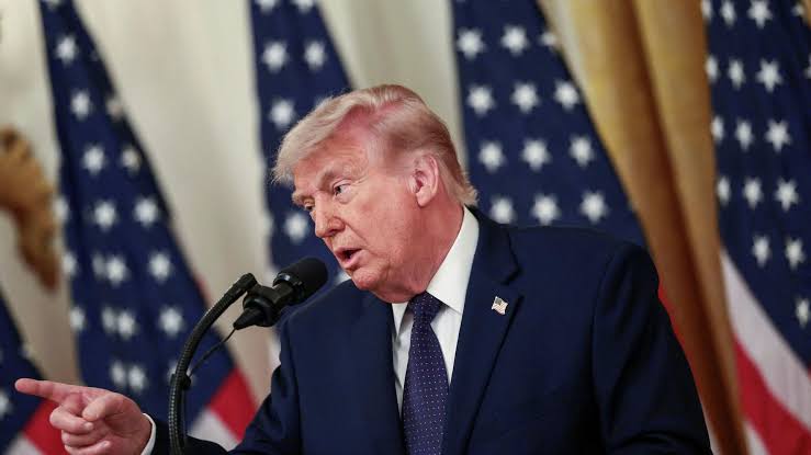 Трамп призвал Израиль и Иран немедленно прекратить обмен ударами
