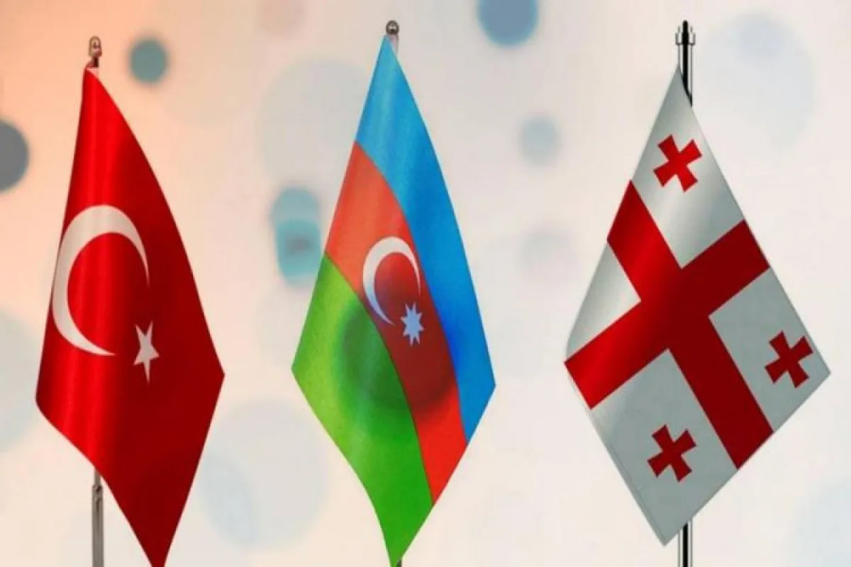 Azərbaycan, Gürcüstan və Türkiyə XİN rəhbərlərinin üçtərəfli görüşü başladı