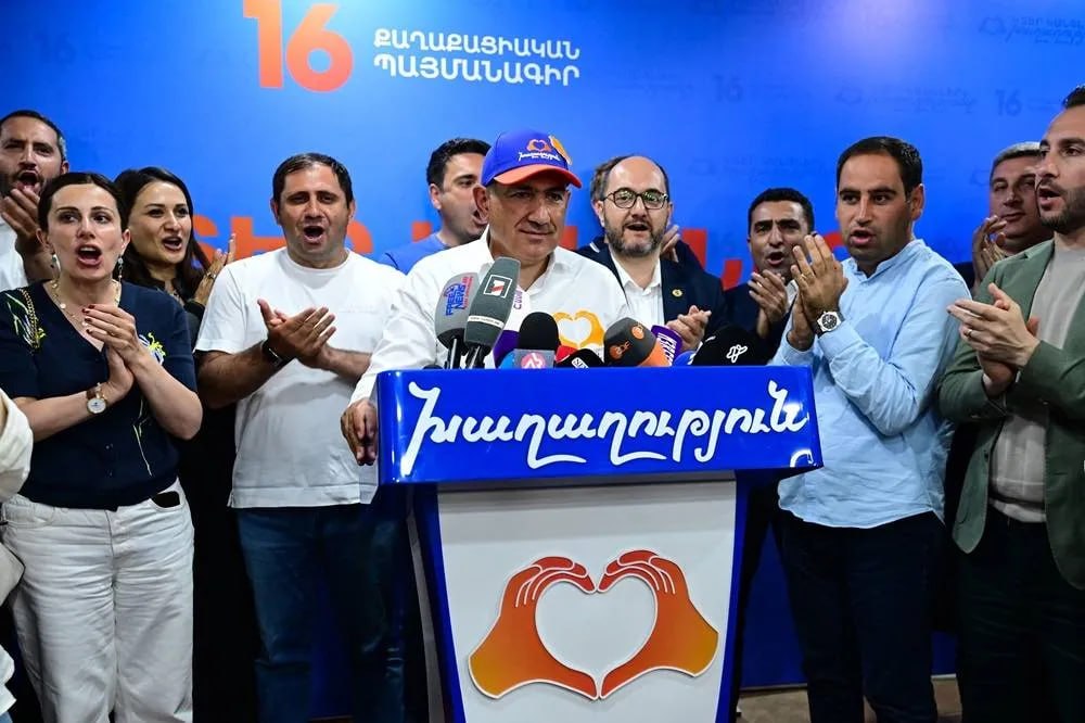 Пашинян начал переговоры о вступлении в политическую семью Европы