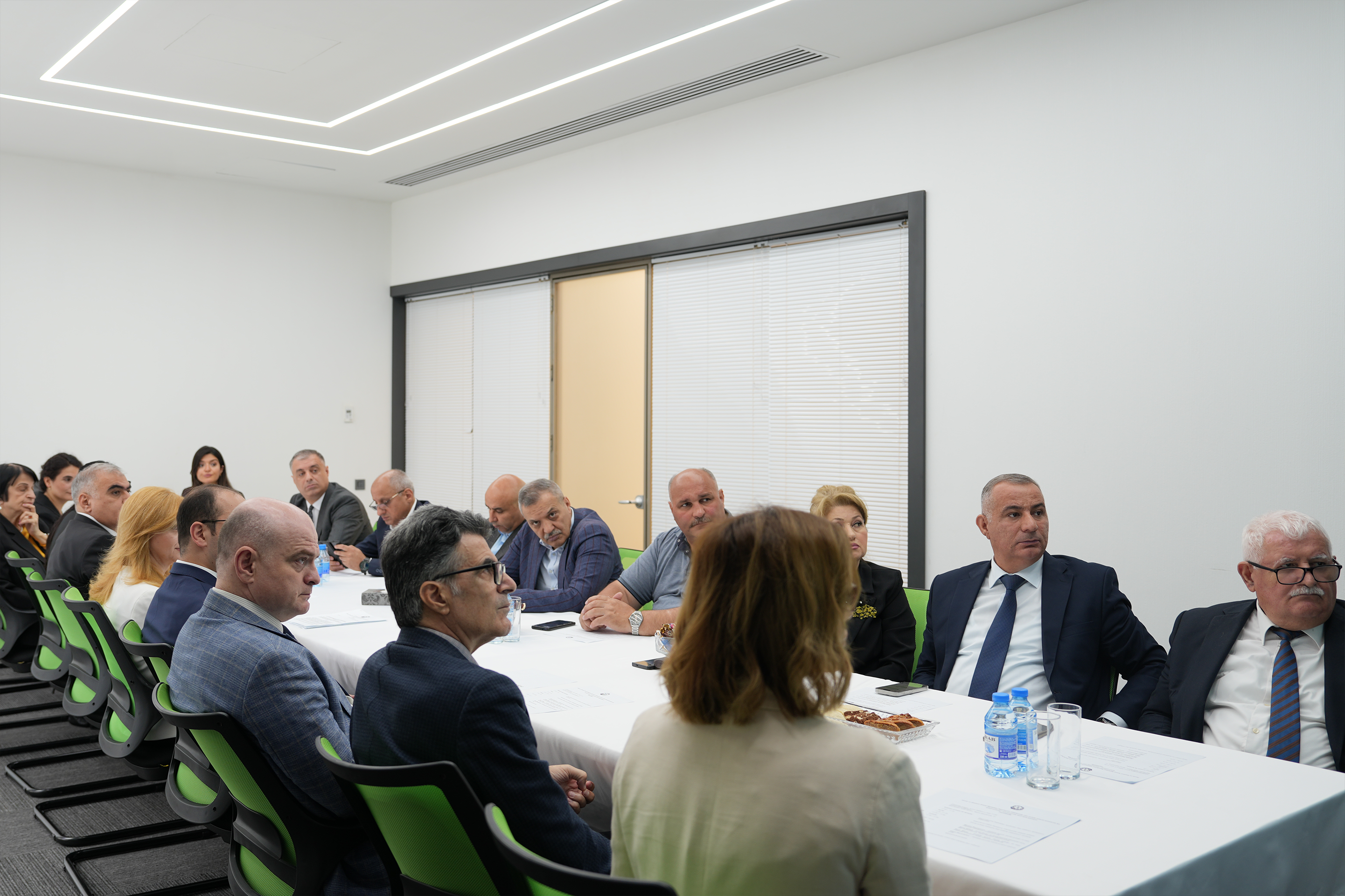QHT nümayəndələri Nazirliyin publik qurumlarında vakant vəzifələrin tutulması üçün keçirilən imtahanı izləyiblər - FOTOLAR