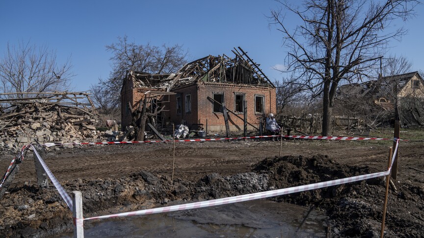 Russia claims control of 2 settlements in eastern, northeastern Ukraine