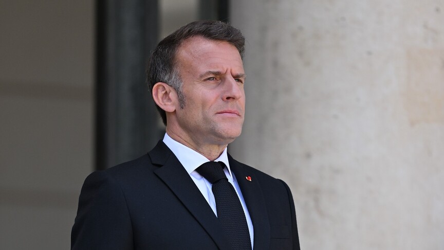 French president urges return to stronger global economic growth path