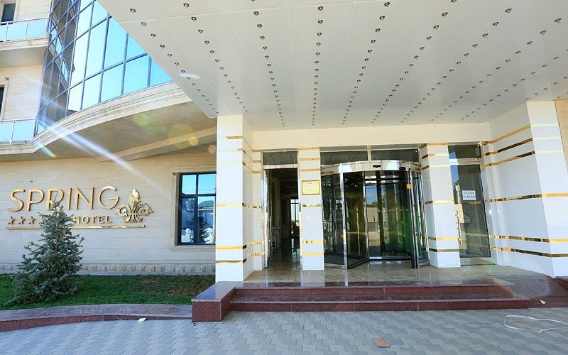 Bakıda 11-ci sinif şagirdi hoteldə həyatını itirdi: <span class="text-danger">Hadisə ilə bağlı araşdırma aparılır</span>