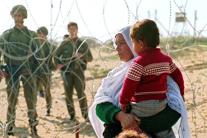 Israel uses tear gas against Palestinians in occupied West Bank’s Dheisheh camp