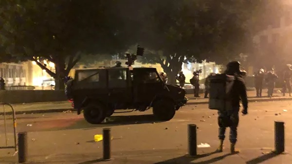 Cenevrədə toqquşmalar: Polis gözyaşardıcı qazdan istifadə edib