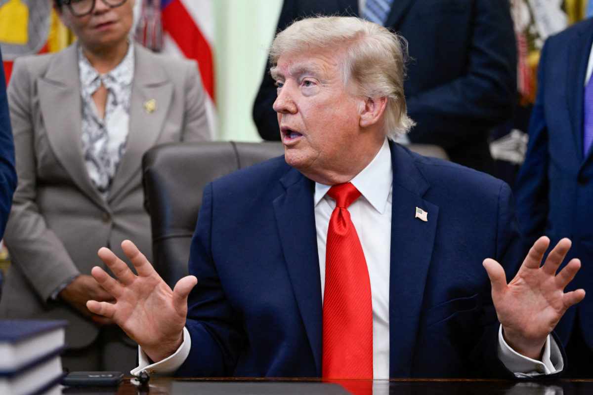 Трамп объявил о перемирии Израиля с "Хезболлах"