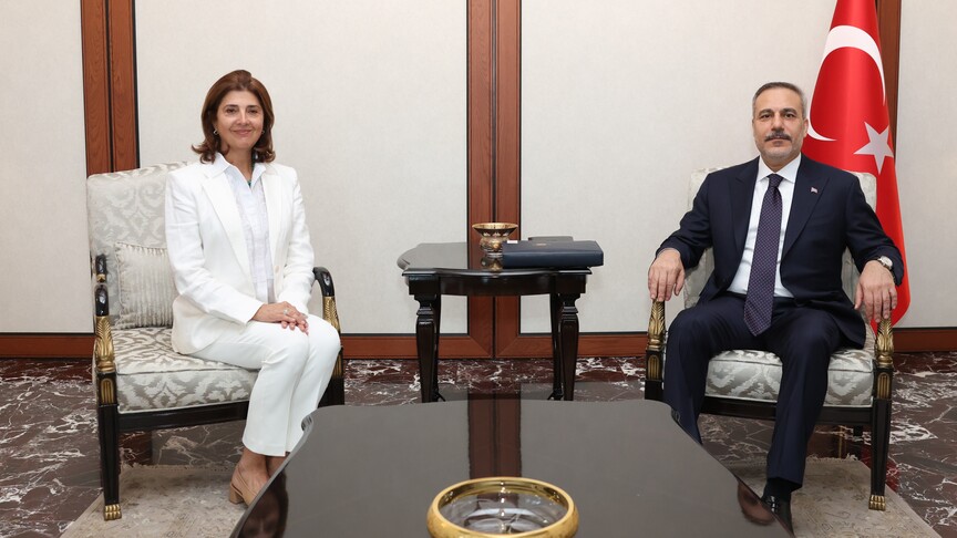 Turkish foreign minister, UN envoy discuss Cyprus issue