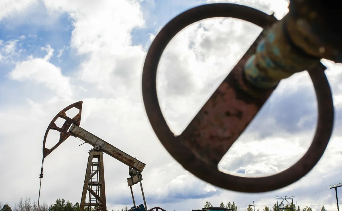Oil prices rebound amid concerns over restoration of supply