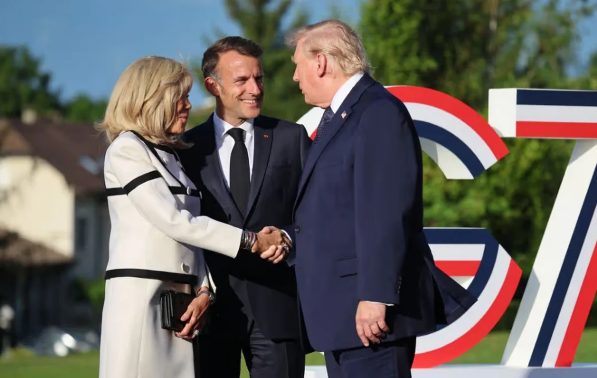 Чтец по губам раскрыл, что Трамп сказал Брижит Макрон
