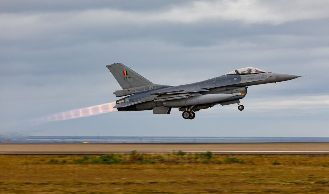 Бельгия готова отдать Украине все свои F-16 после получения F-35