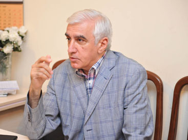 Xalq artisti: <span class="text-danger">“Kənddən ŞƏHƏRƏ GƏLƏN KİMİ ŞORTİK GEYİNİRLƏR”</span>