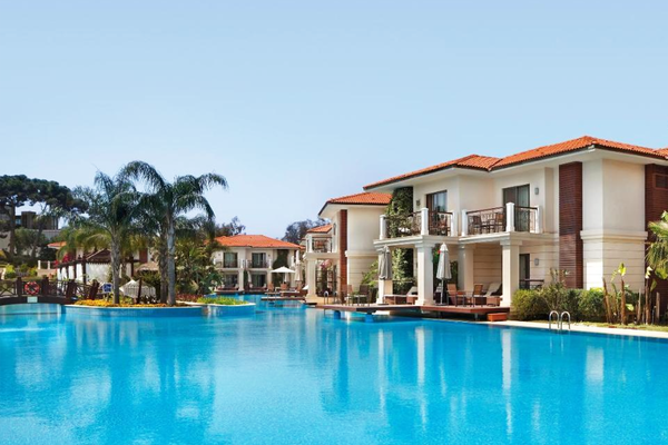 Hoteldə xlor sızması: 25 nəfər xəstəxanaya yerləşdirildi