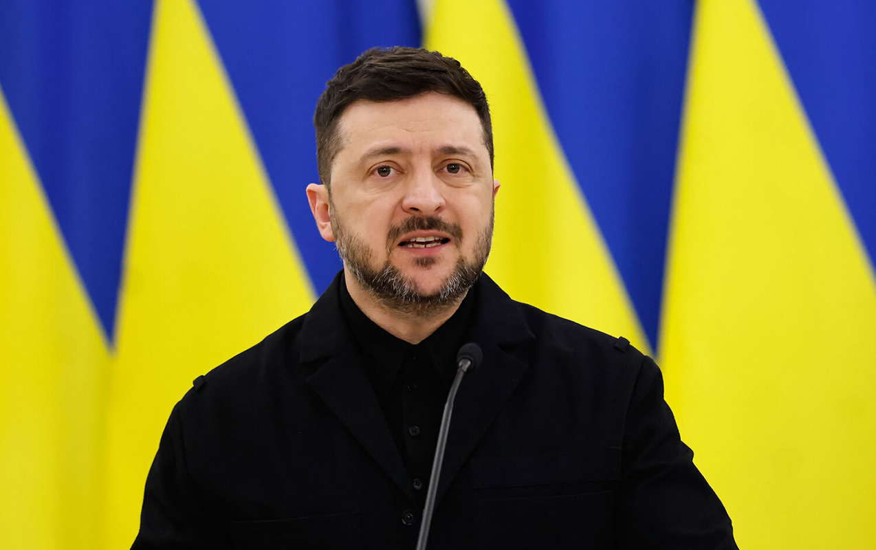 “Ukrayna Rusiya ilə danışıqları yenidən bərpa edə bilər” - <span class="text-danger">Zelenski</span>
