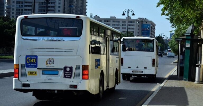 Bakıda avtobus 75 yaşlı qadının üzərindən keçib - <span class="text-danger">VİDEO</span>