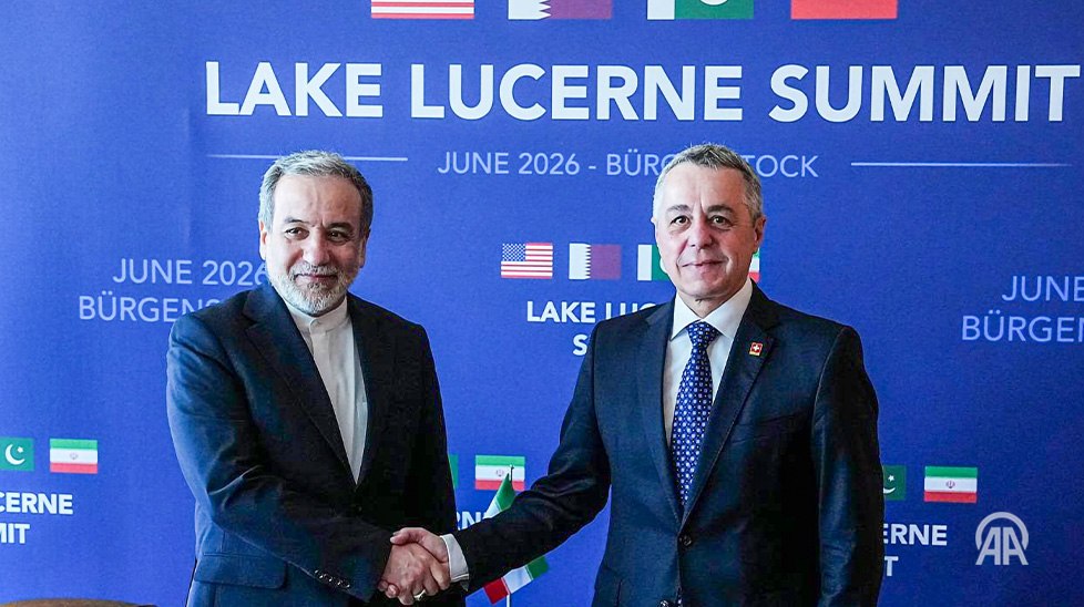 İran XİN rəhbəri İsveçrədə həmkarı ilə görüşüb