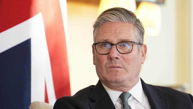 Böyük Britaniyanın Baş naziri Kir Starmer İSTEFA VERDİ