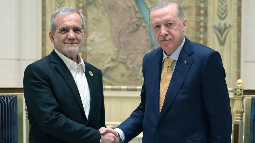 Turkish, Iranian presidents discuss regional, global developments