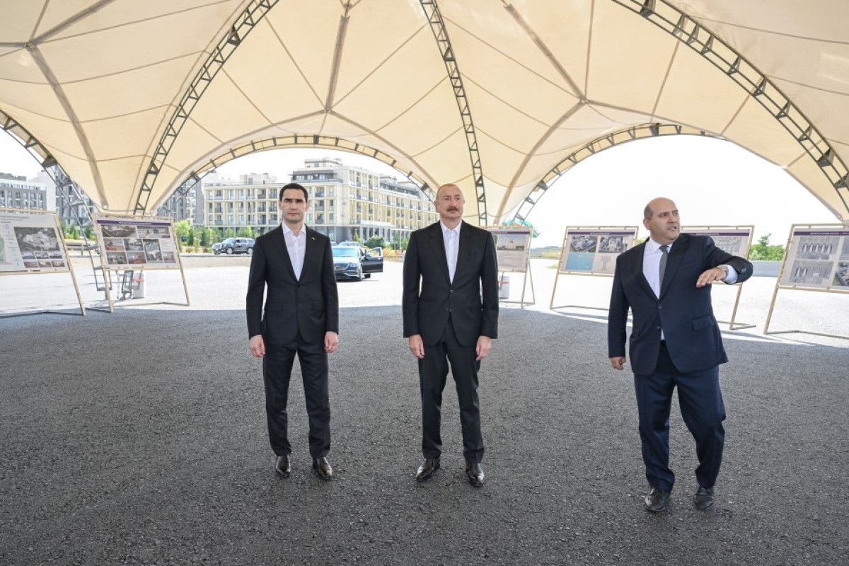 İlham Əliyev və Sərdar Berdiməhəmmədov Füzulidə bərpa işləri ilə tanış olub
