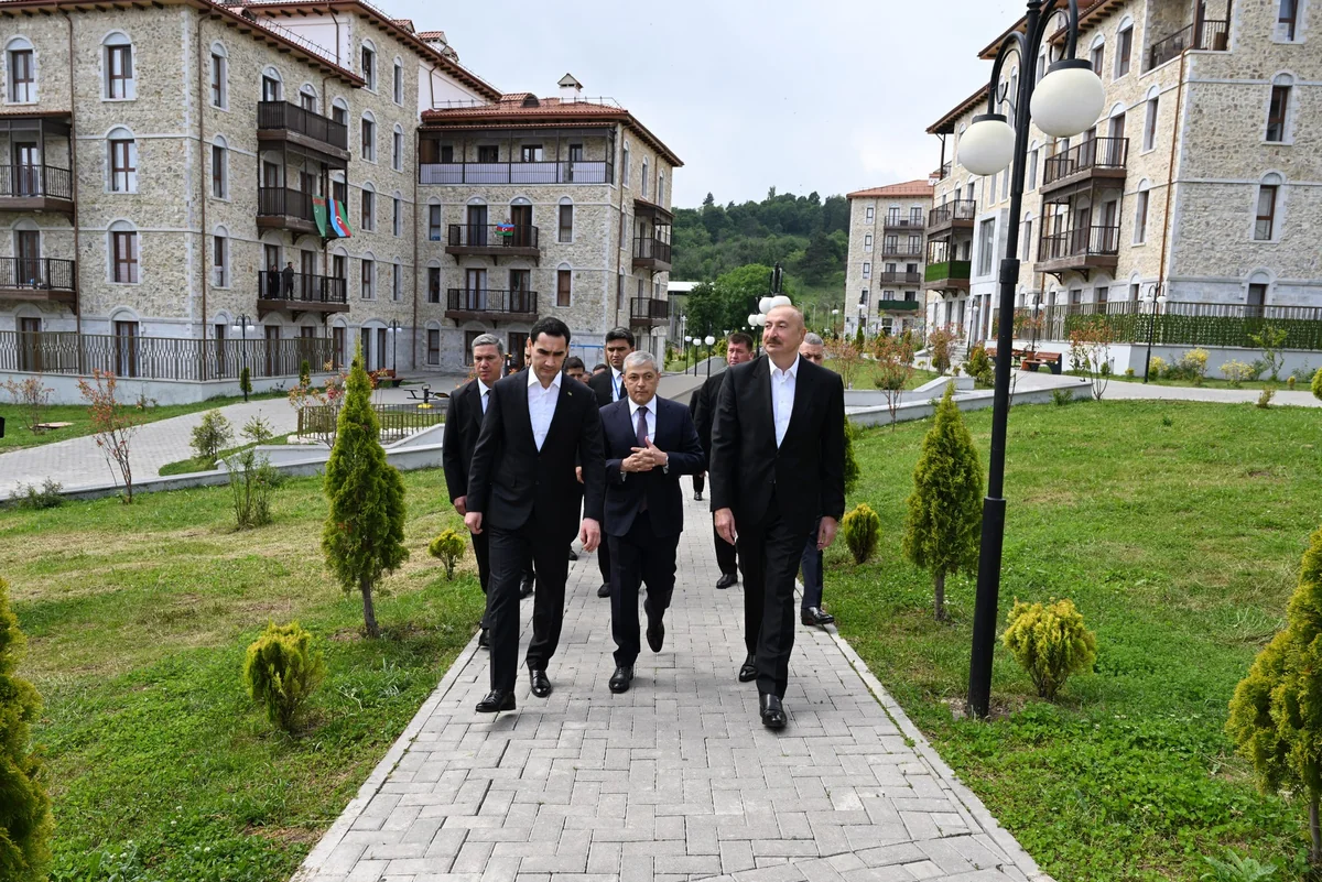 Presidents Ilham Aliyev and Serdar Berdimuhamedov visit first residential complex built in Shusha City | PHOTOS