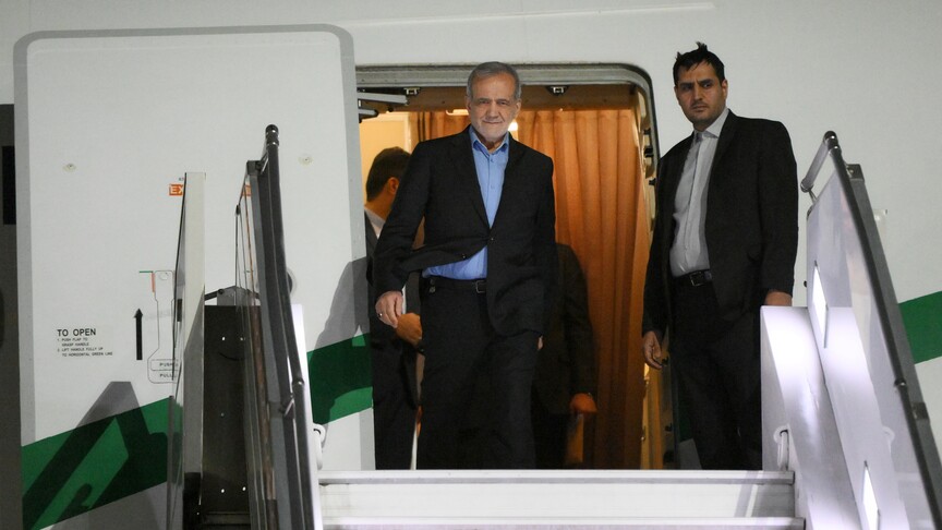 Iranian president arrives in Pakistan on 1st overseas trip since war with US, Israel